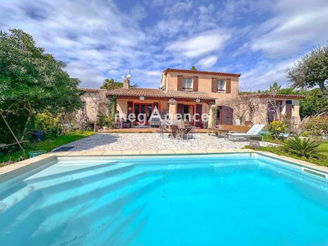 Vente Villa 5 pièces 140 m2 Gassin