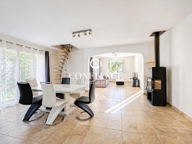 Vente Maison 5 pièces 140 m2 Pierrefeu