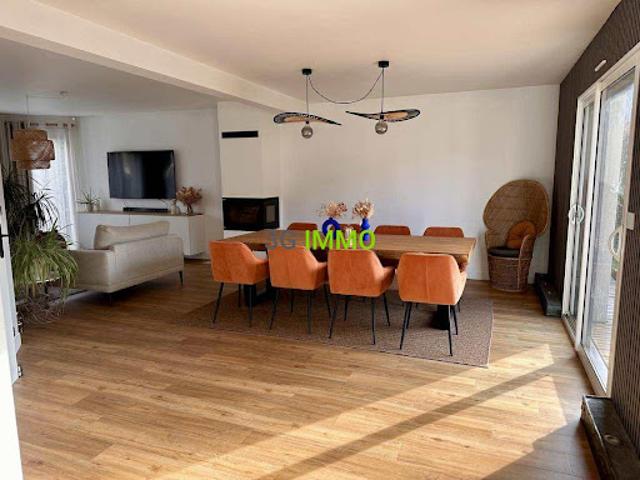 Vente Maison 5 pièces 140 m2 Romillé