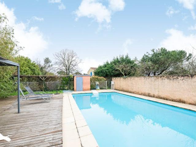 Vente Maison 5 pièces 140 m2 Saint Just Luzac