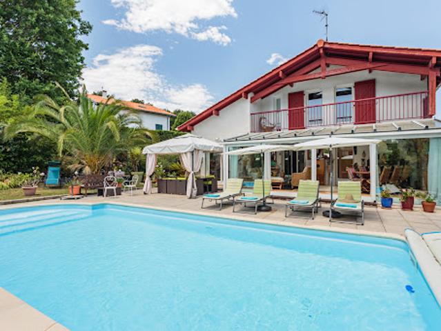 Vente Maison 5 pièces 142 m2 Bassussarry