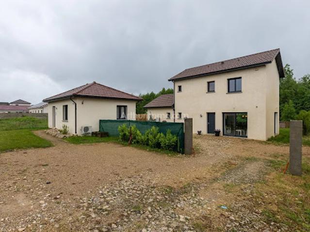 Vente Maison 5 pièces 142.08 m2 Vézeronce Curtin