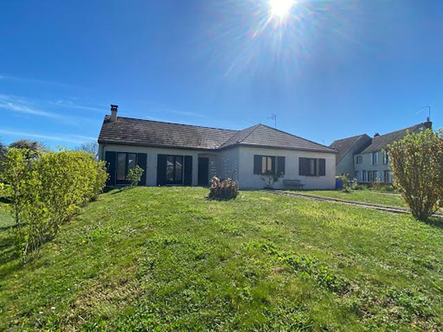 Vente Maison 5 pièces 142.1 m2 La Celle Saint Cyr