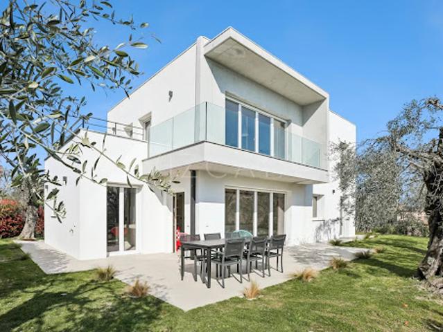 Vente Maison 5 pièces 143 m2 Nice
