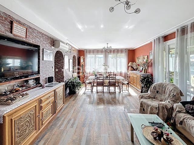 Vente Maison 5 pièces 143.6 m2 Laroque d'Olmes