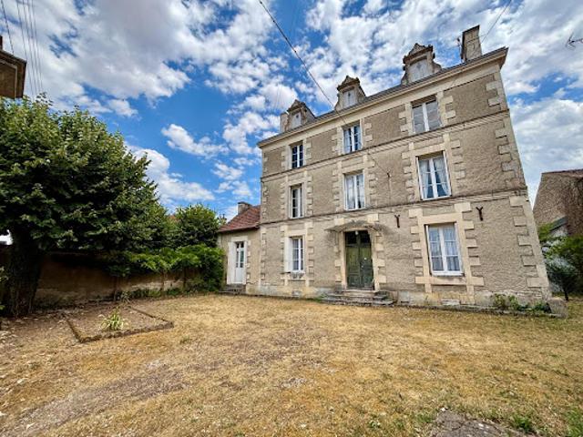 Vente Maison 5 pièces 156.87 m2 Neuville de Poitou