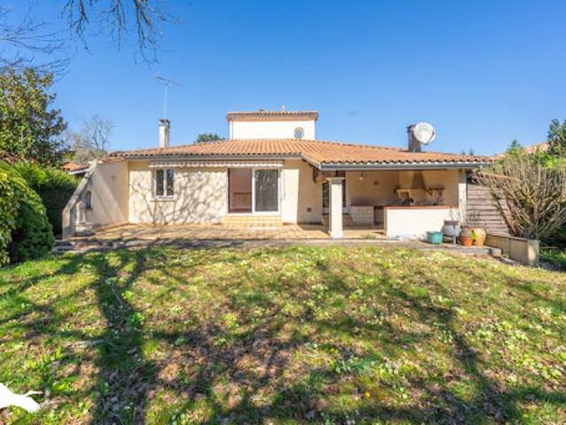 Vente Maison 5 pièces 157 m2 Léognan