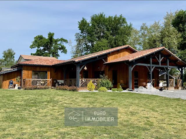 Vente Maison 5 pièces 158 m2 Roaillan