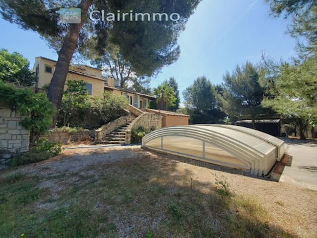 Vente Maison 5 pièces 150 m2 Rognac