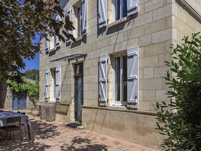 Vente Maison 5 pièces 147 m2 Saint Seurin sur l'Isle