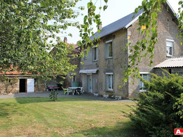 Vente Maison 5 pièces 153 m2 Saint Hilaire de Voust