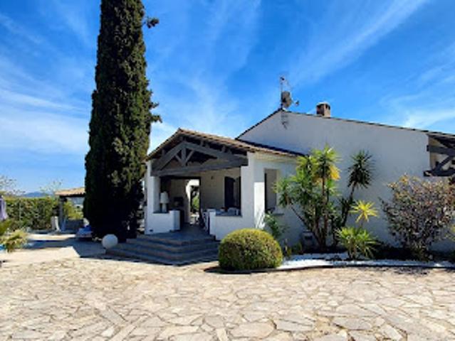 Vente Maison 5 pièces 168 m2 Solliès Ville