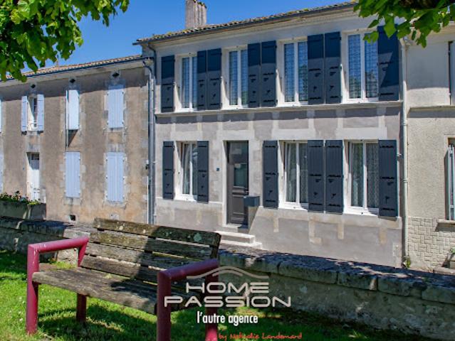 Vente Maison 5 pièces 160 m2 Saint Romain de Benet