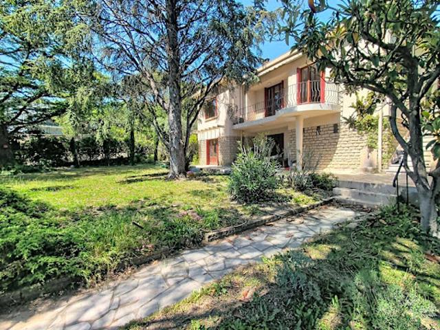 Vente Maison 5 pièces 174 m2 Villeneuve les avignon