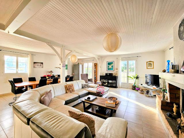 Vente Maison 5 pièces 176 m2 Saintes