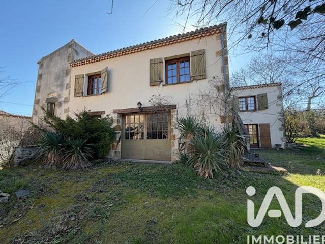 Vente Maison 5 pièces 173 m2 Vic le Comte
