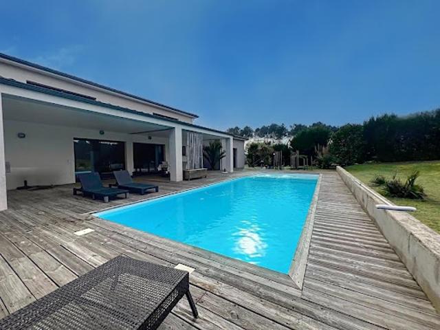 Vente Maison 5 pièces 185 m2 Casteljaloux