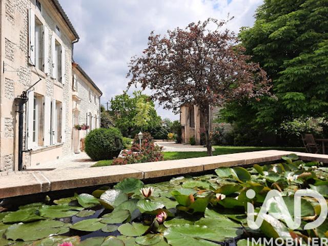 Vente Maison 5 pièces 186 m2 Angeac Champagne