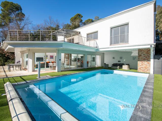 Vente Maison 5 pièces 188 m2 Brignoles
