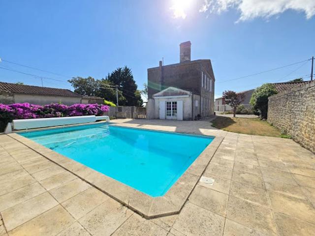 Vente Maison 5 pièces 189 m2 Saint estephe