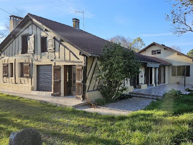Vente Maison 5 pièces 180 m2 Larée