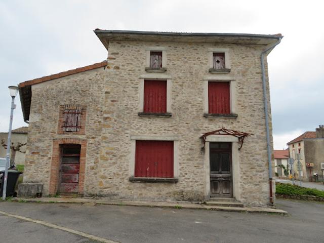 Vente Maison 5 pièces 181.5 m2 Peyrat de Bellac