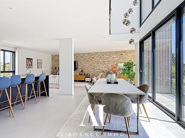 Vente Maison 5 pièces 196 m2 Divonne les Bains