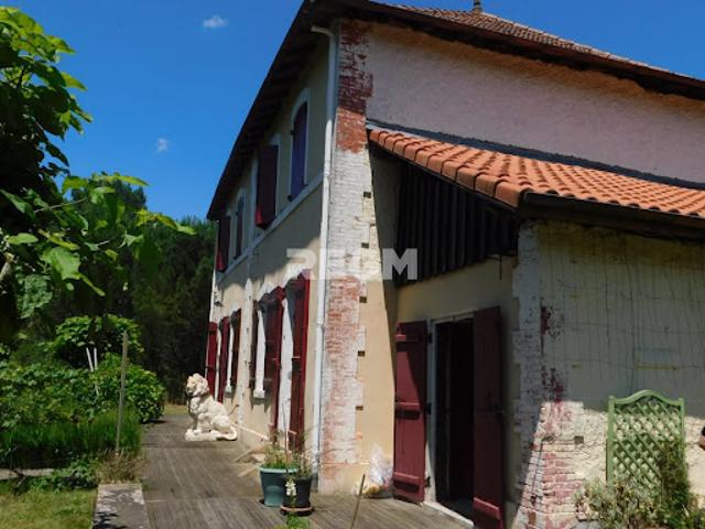 Vente Propriété 5 pièces 196 m2 Solférino