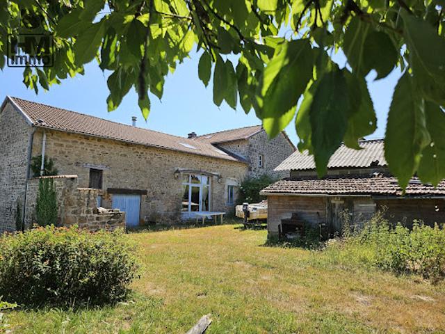 Vente Maison 5 pièces 198 m2 Peyrat le Château