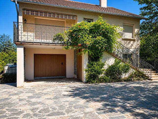 Vente Maison 5 pièces 199 m2 Vendat