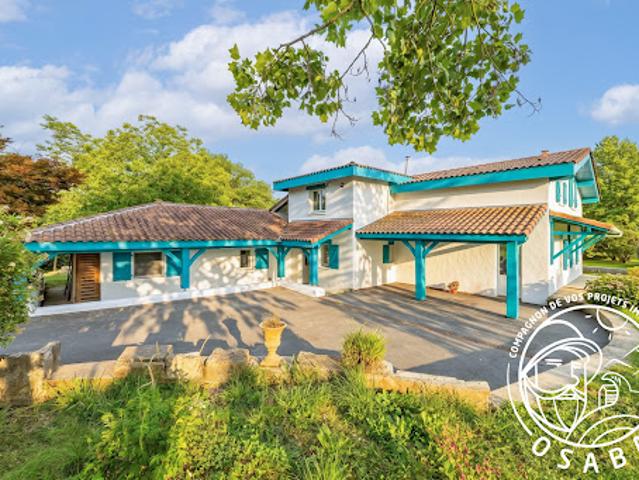 Vente Maison 5 pièces 216 m2 Bardos