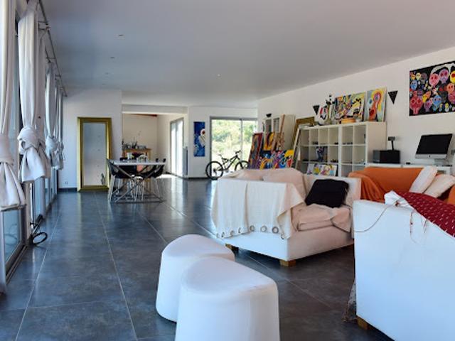 Vente Maison 7 pièces 300 m2 Gignac