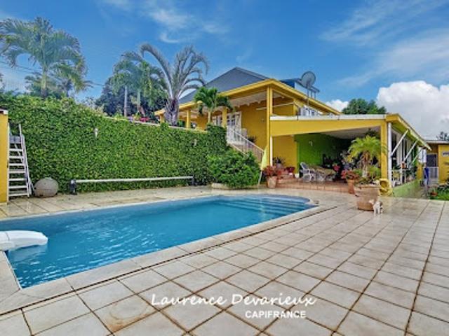 Vente Maison 5 pièces 200 m2 Saint claude