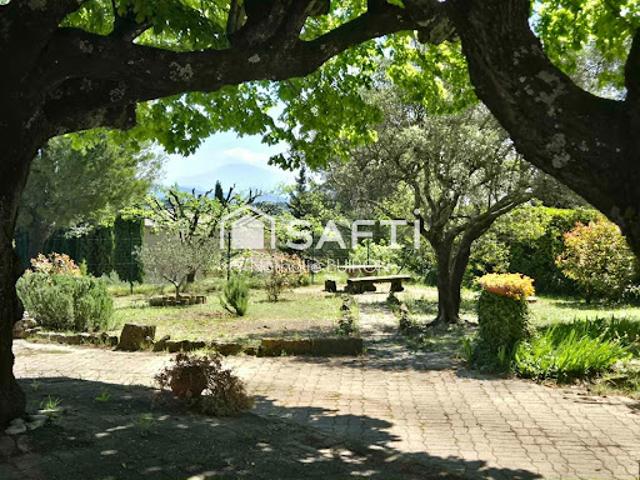 Vente Maison 5 pièces 200 m2 Sainte Cécile les Vignes