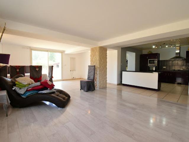 Vente Maison 5 pièces 201.27 m2 Bourg les valence
