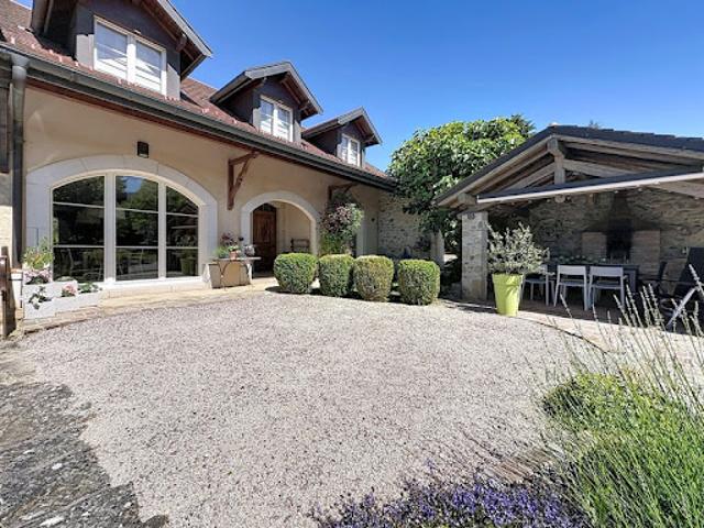 Vente Maison 5 pièces 214 m2 Cernex