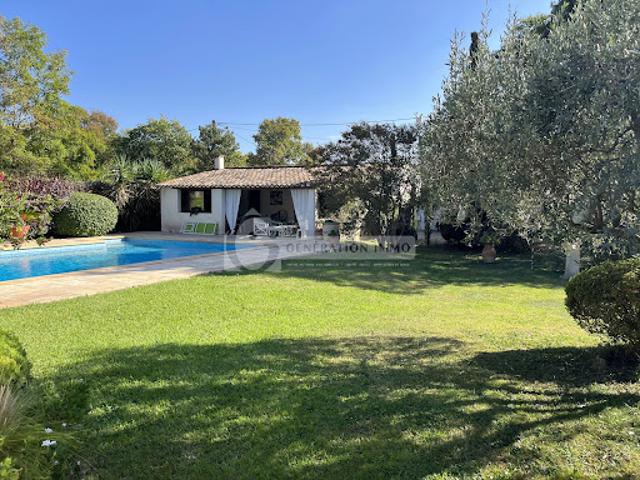 Vente Maison 5 pièces 215.5 m2 Saint Martin de Crau