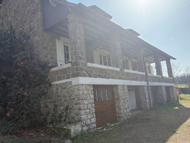Vente Maison 5 pièces 218 m2 Saint Pantaléon de Larche