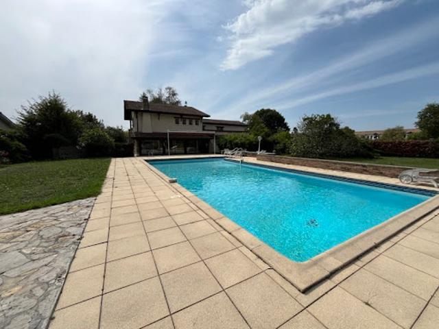 Vente Maison 5 pièces 210 m2 Biganos