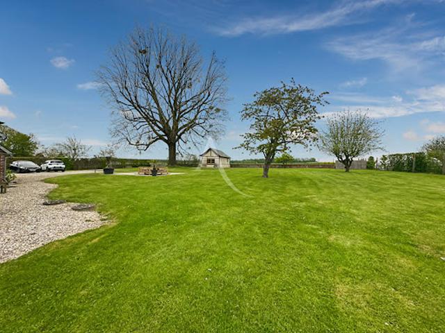 Vente Maison 5 pièces 210.57 m2 Etrépagny