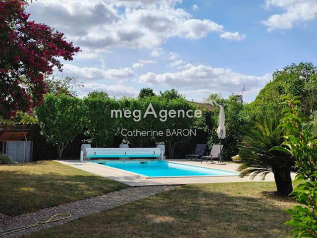 Vente Maison 5 pièces 220 m2 Beauvais sur Matha