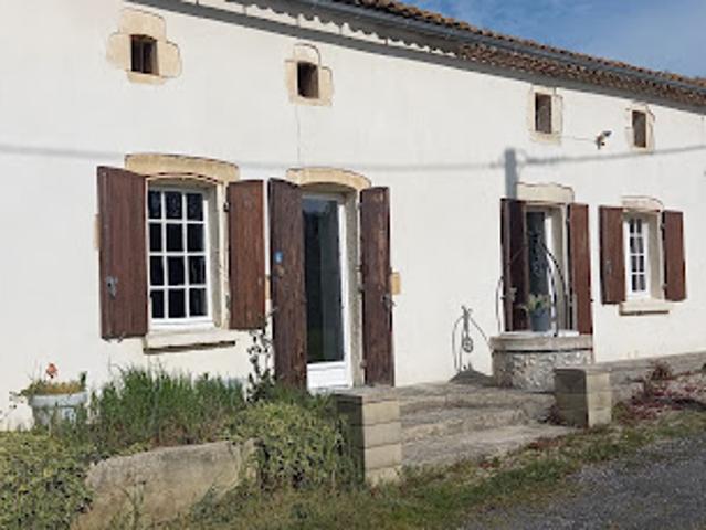 Vente Maison 5 pièces 236 m2 Saint Bonnet sur Gironde
