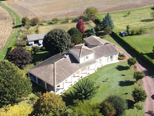 Vente Maison 5 pièces 230 m2 Bécheresse