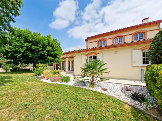 Vente Maison 5 pièces 330.8 m2 Saint Pierre de Lages