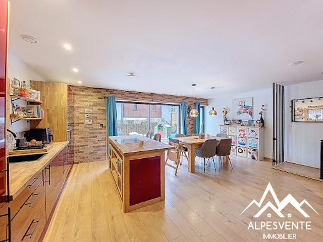 Vente Maison 5 pièces 81.53 m2 Le Biot