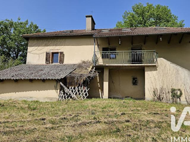 Vente Maison 5 pièces 95 m2 Saint Etienne de Maurs