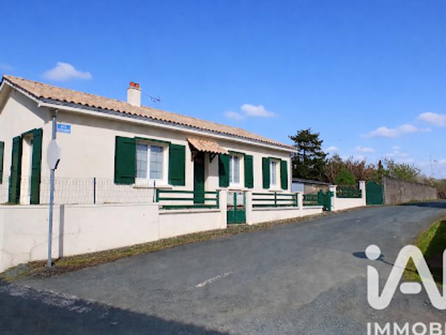 Vente Maison 5 pièces 97 m2 Saint Jean de Beugné