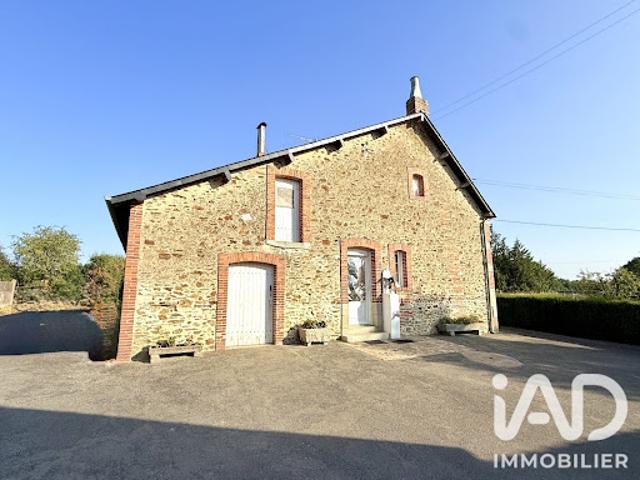 Vente Maison 5 pièces 99 m2 Cossé le Vivien