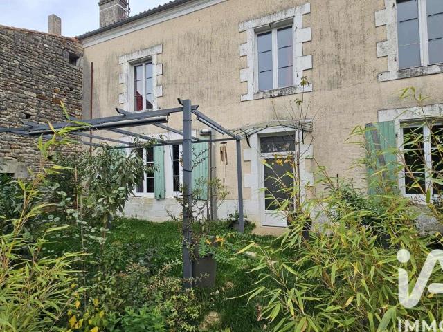 Vente maison 5 pièces Charmé 16