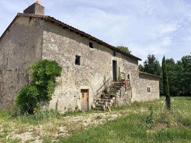 Vente maison 5 pièces Civray 86